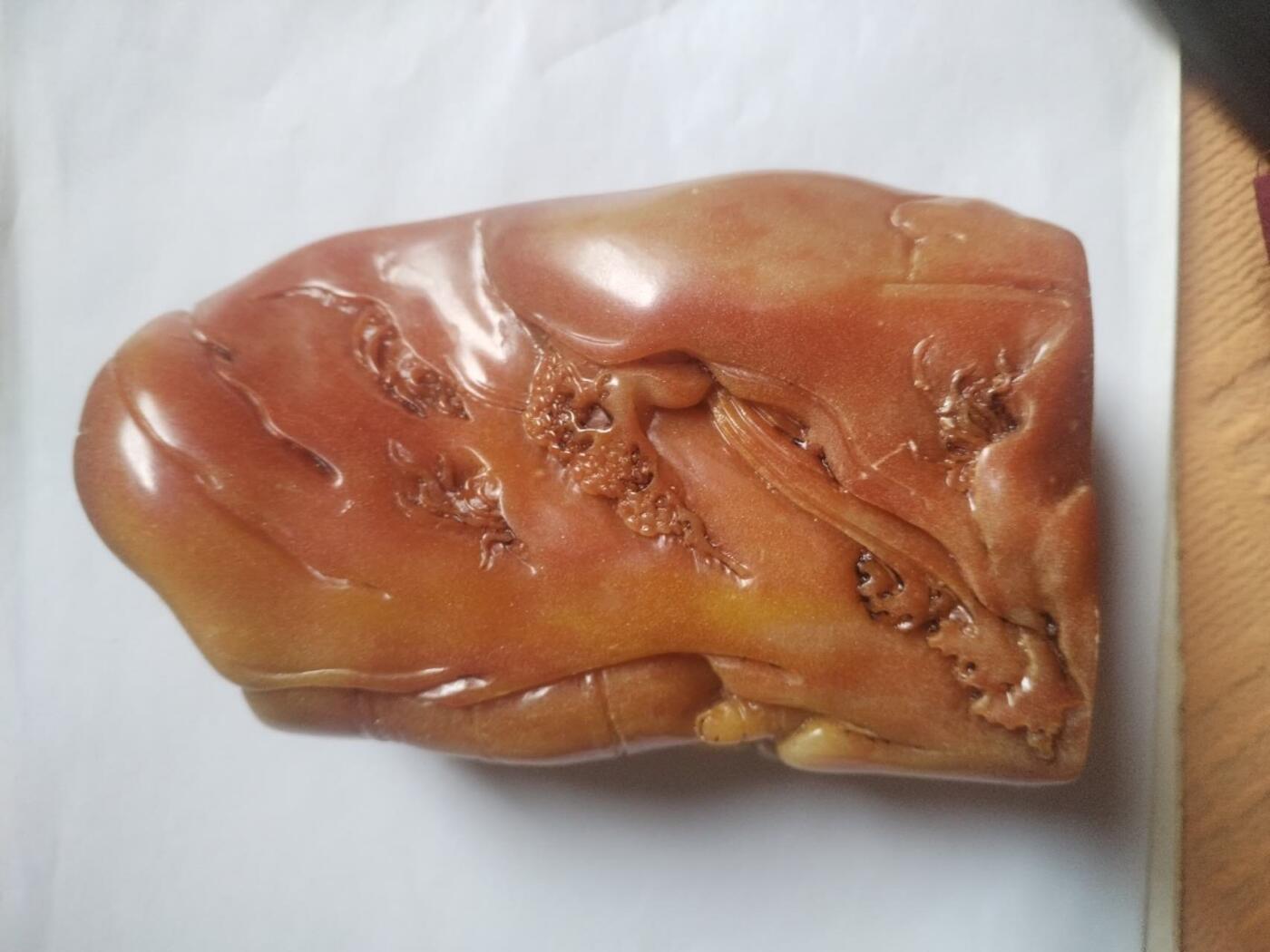 综合 寿山石摆件。重约1200克。