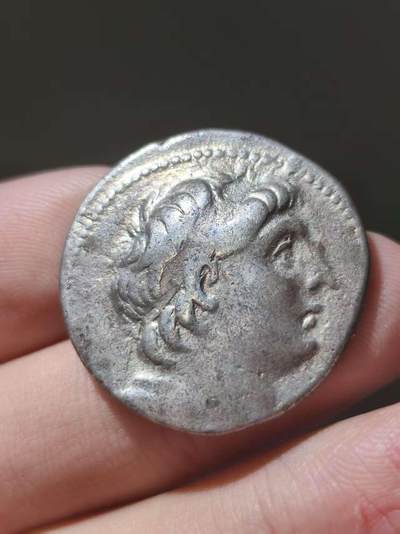 星盘世界钱币十一月五日古典币专场 - 希腊化-塞琉古帝国 腓尼基推罗4德拉克马银币 安条克七世 叙利亚精品展同款银币 推罗银币非常有名就是著名的圣经钱 不过那个通常被认为迈乐卡特头像