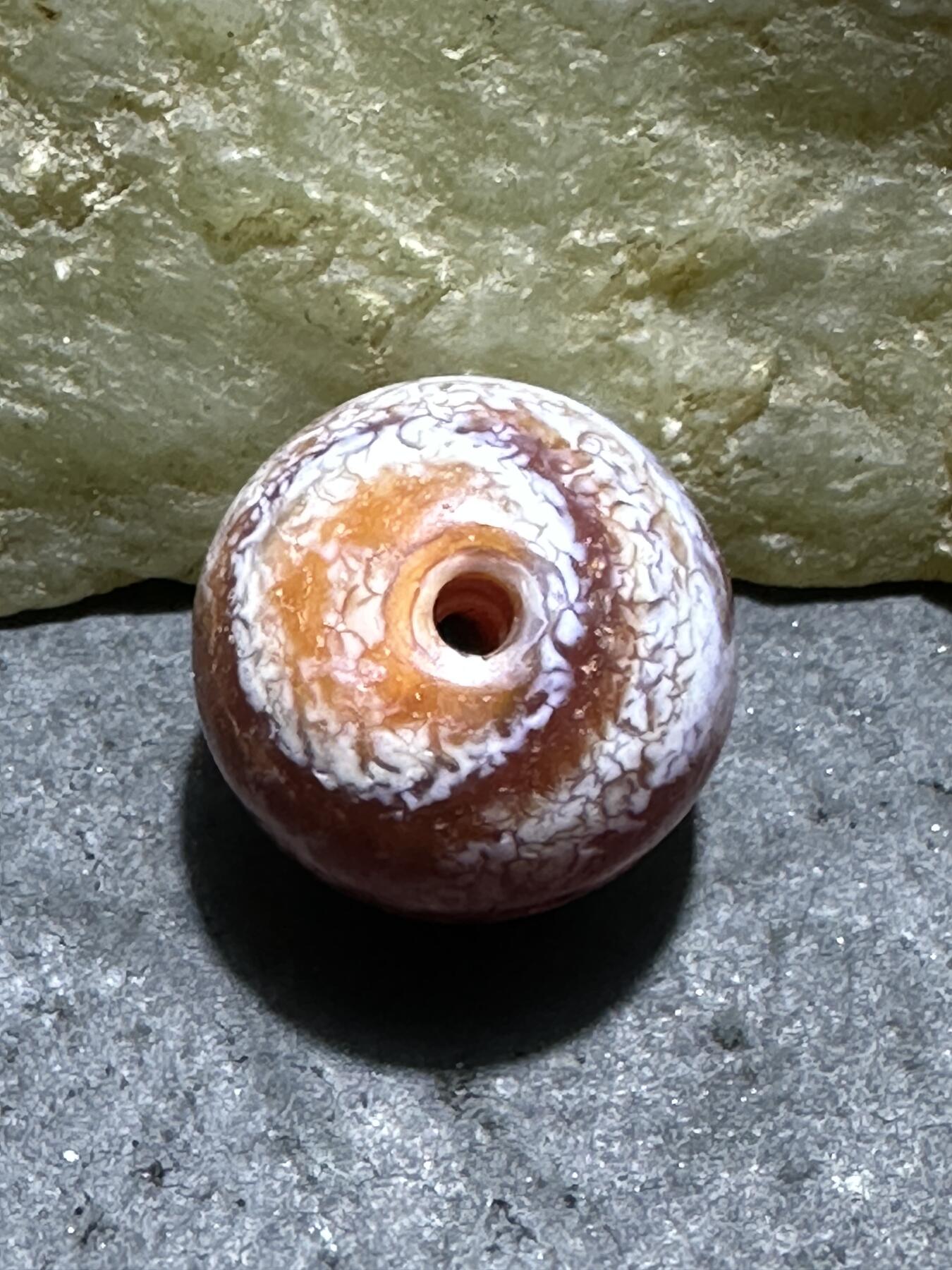 精美高玉化奶油皮天眼缠丝风化纹玛瑙随形苹果珠一颗，