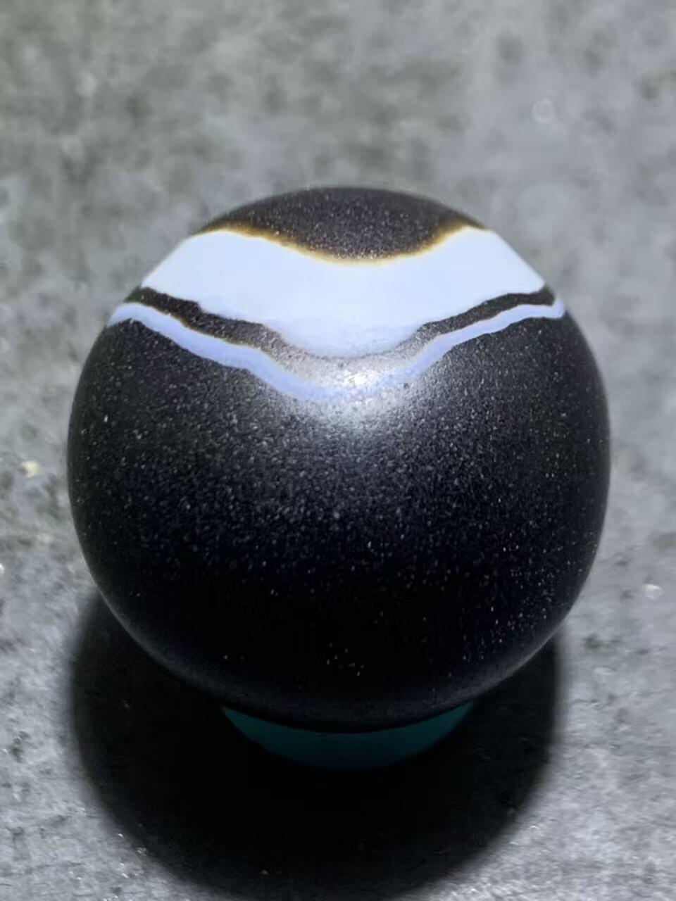 精美亚光冰飘天眼纹药师玛瑙随形圆珠一个，