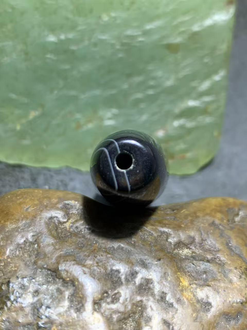 精美罕见X图案千层纹药师玛瑙桶珠一个，