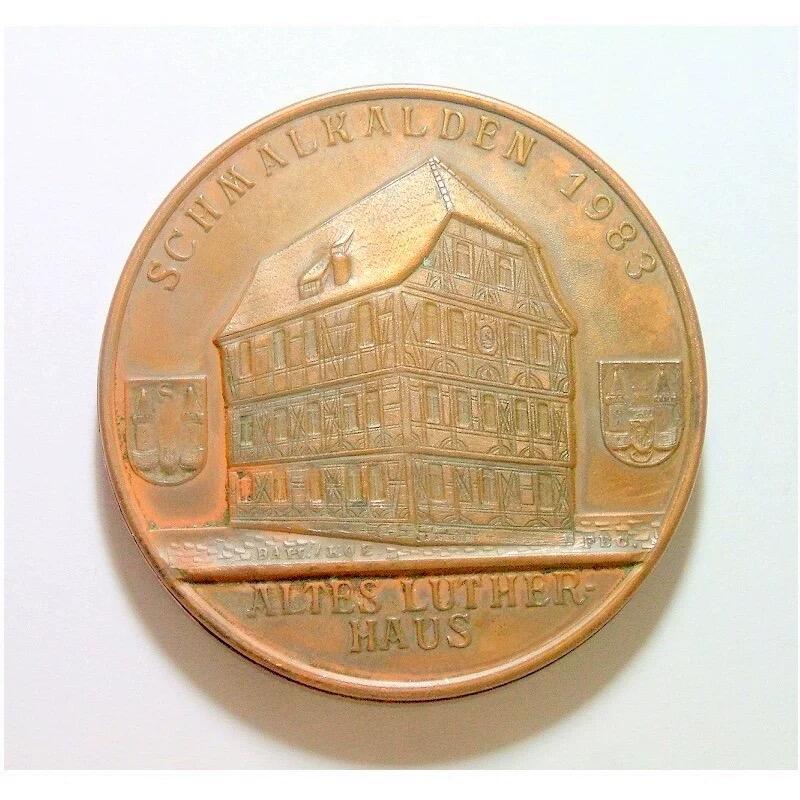 德国1983年 马丁路德及故居高浮雕精制大铜章 42MM