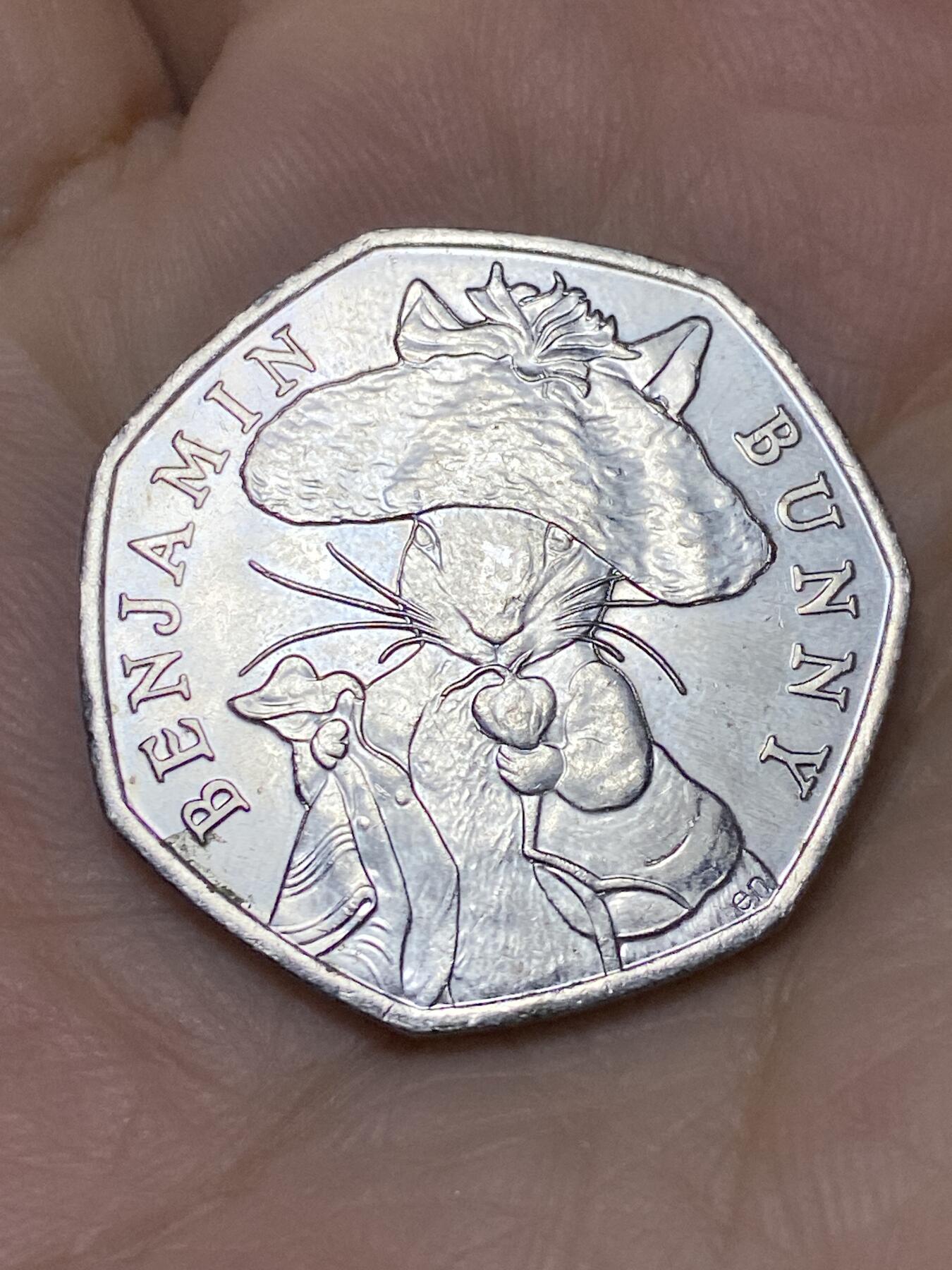 2025年第一百一十九场(总第一百四十五场）外国好品散币(免佣金) 英国🇬🇧2017年50便士(本杰明兔纪念币)