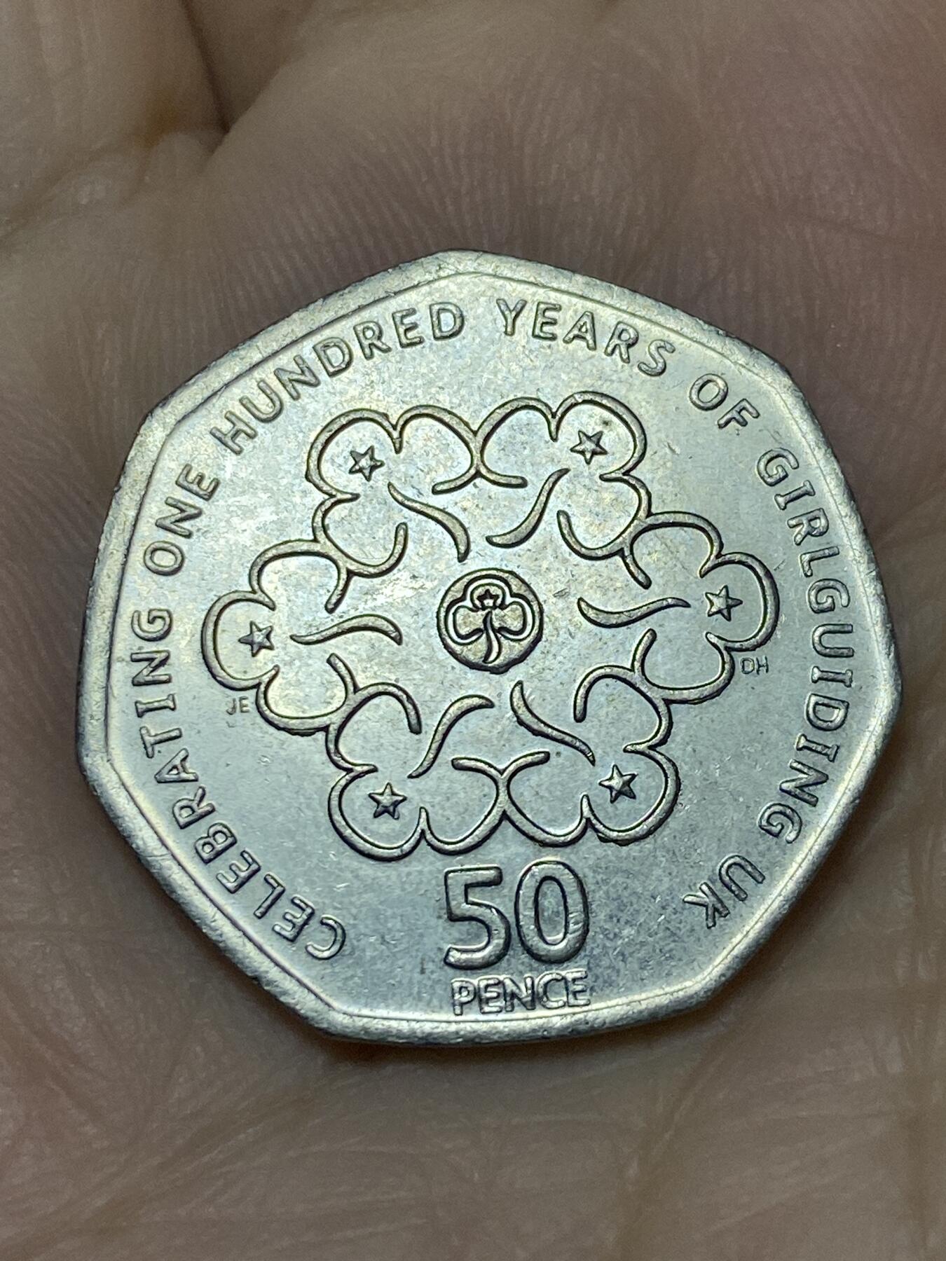 2025年第一百一十九场(总第一百四十五场）外国好品散币(免佣金) 稀见品–英国🇬🇧2010年50便士(英国女子童子军100周年纪念币)