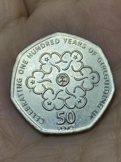 2025年第一百一十九场(总第一百四十五场）外国好品散币(免佣金) - 稀见品–英国🇬🇧2010年50便士(英国女子童子军100周年纪念币)