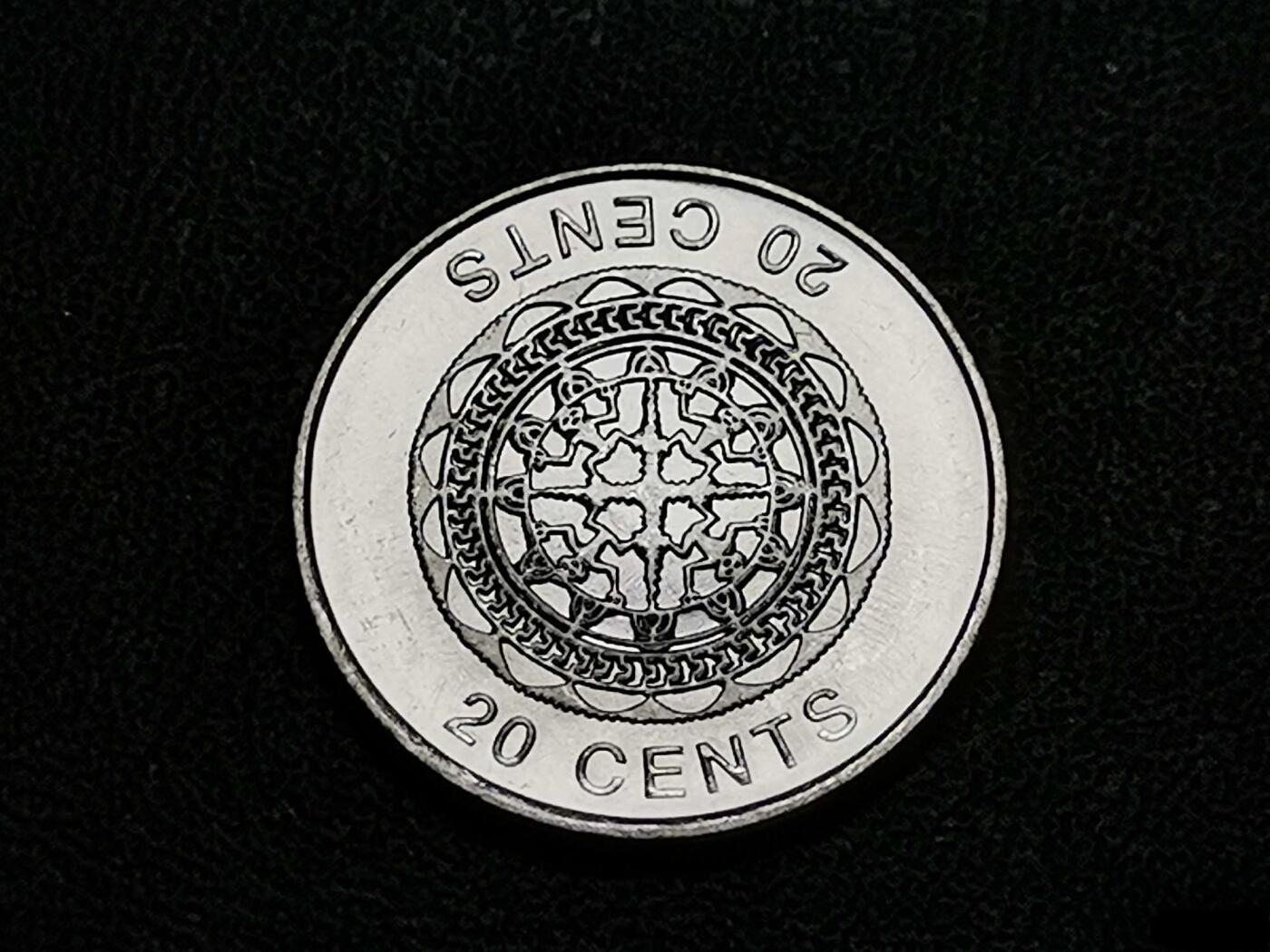 世界各国普、纪币捡漏专场(第十七场) 【绝版】2012年伊丽莎白女王英属所罗门群岛20分土著图腾徽纹