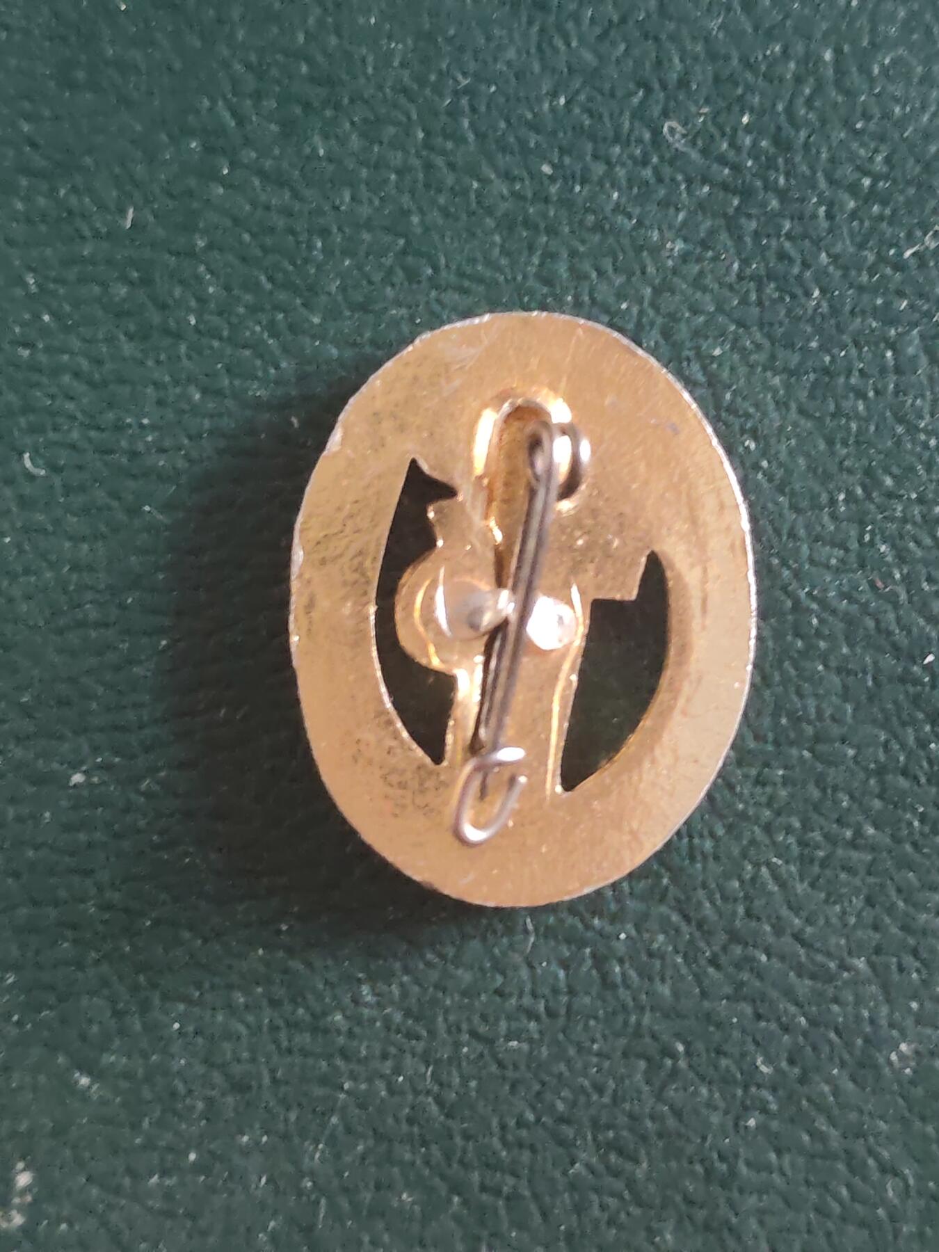 荷兰第127期勋赏拍卖 民主德国台尔曼青年团证章