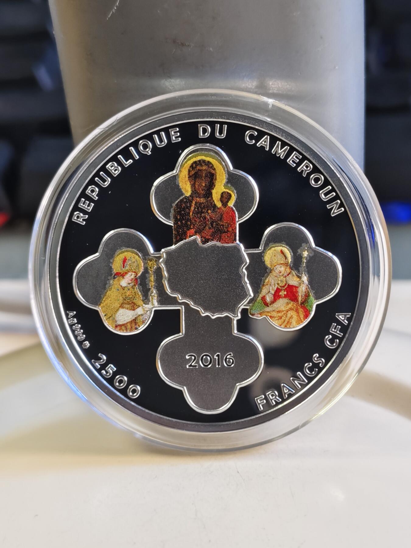 第180期拍卖【长期征集拍品】【北京币展专场】 2016年喀麦隆2500法郎彩色哑光银币 教皇系列-波兰世界青年日 17.5克999银 发行量：966枚 带证非原盒