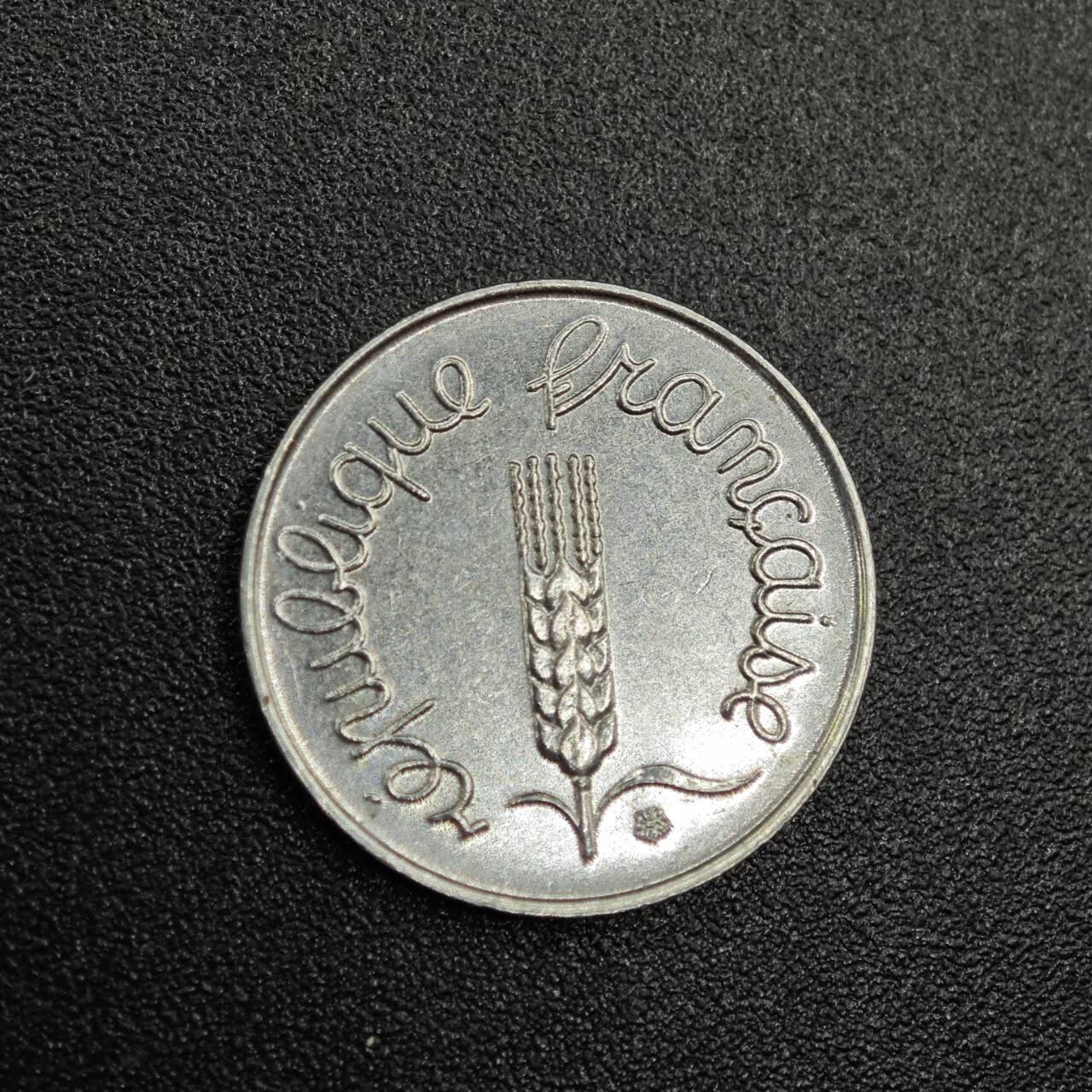 【淘币小摊】实时拍第七百七十九拍   散币场   满百包邮可预留二周 每周一统一发货   法国1962年一分