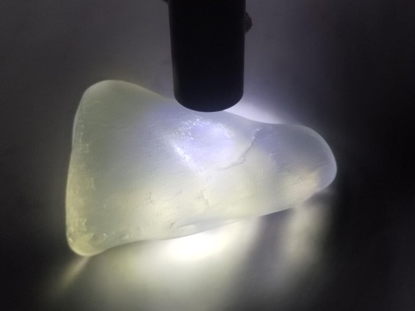 综合 白水晶。大尺寸。