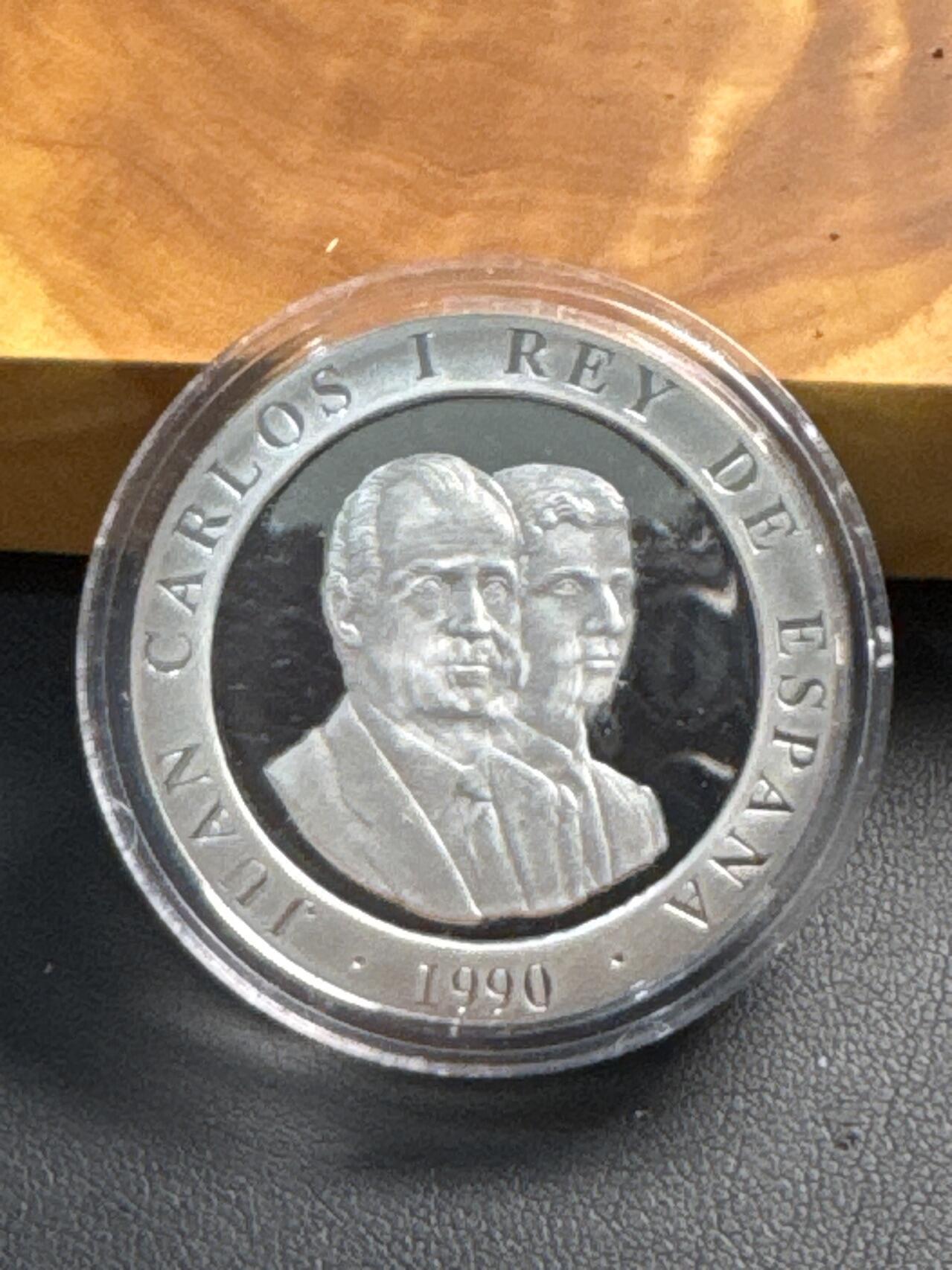 ❤️【币观天下】❤️ 第329期钱币拍卖- 2025.10.31周五晚上6点半场-长期征集拍品 原厂木制包装盒带证书西班牙1990年发行92年巴塞罗那奥运会会徽精制银币925银27克直径40毫米