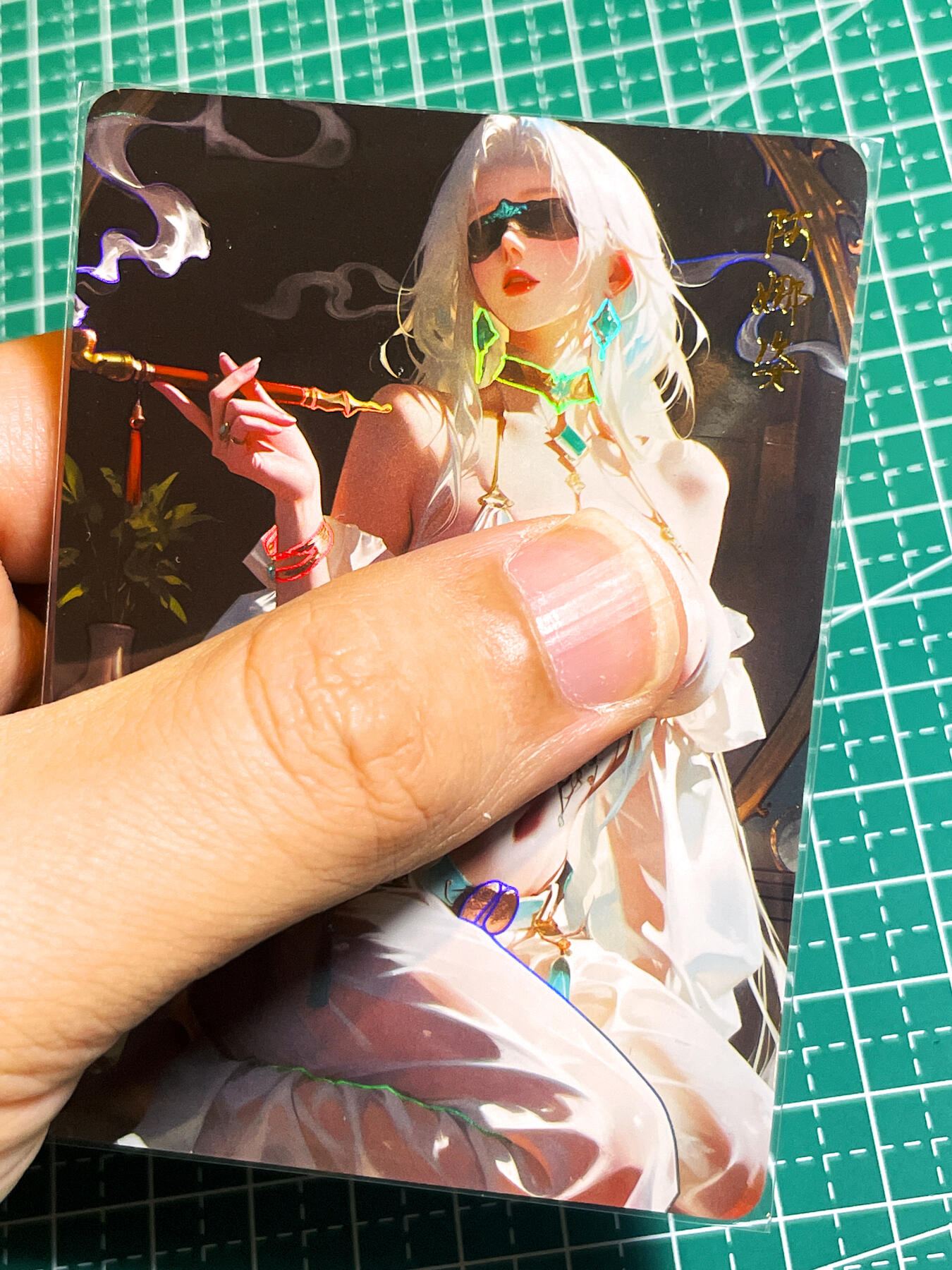 显眼宝35期 佣金1起 10月29日晚20:30截拍  造物卡牌   墨烬红颜系列    啊娜姿    共1张   彩闪工艺   大卡尺寸  63*88