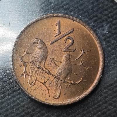 KK钱币收藏小铺  第361场  2月预留时间 周末发货 -  1970南非1/2分铜币 好品