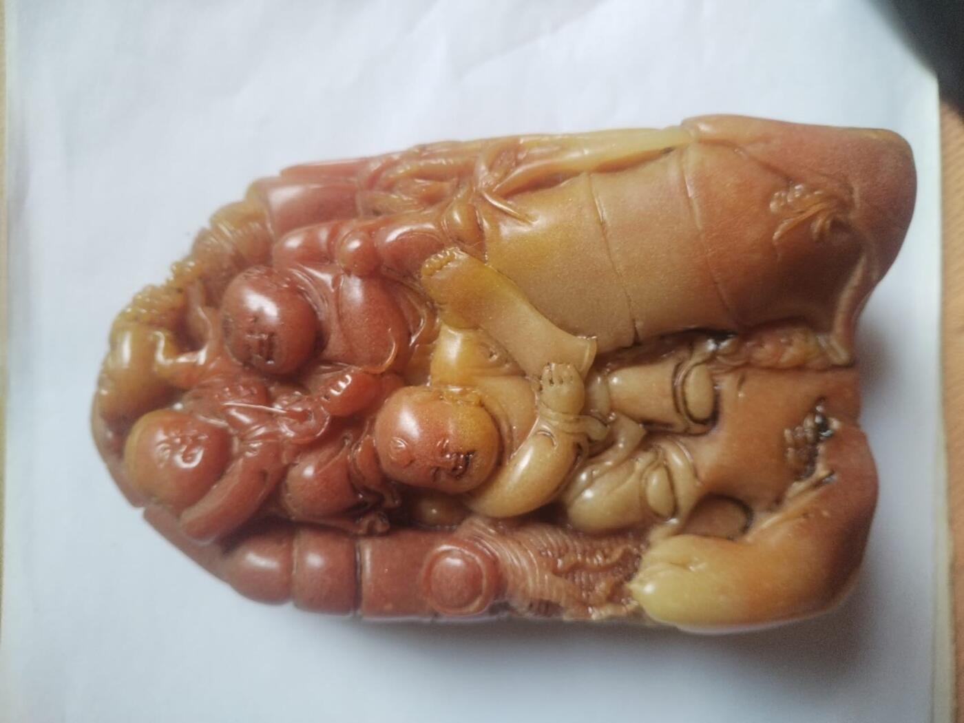 综合 寿山石摆件。重约1200克。