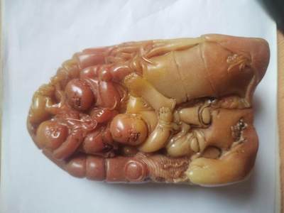 综合 - 寿山石摆件。重约1200克。