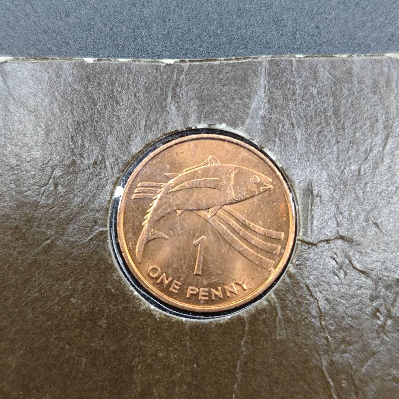 【淘币小摊】实时拍第七百七十九拍   散币场   满百包邮可预留二周 每周一统一发货   圣赫勒拿1984年一便士铜币