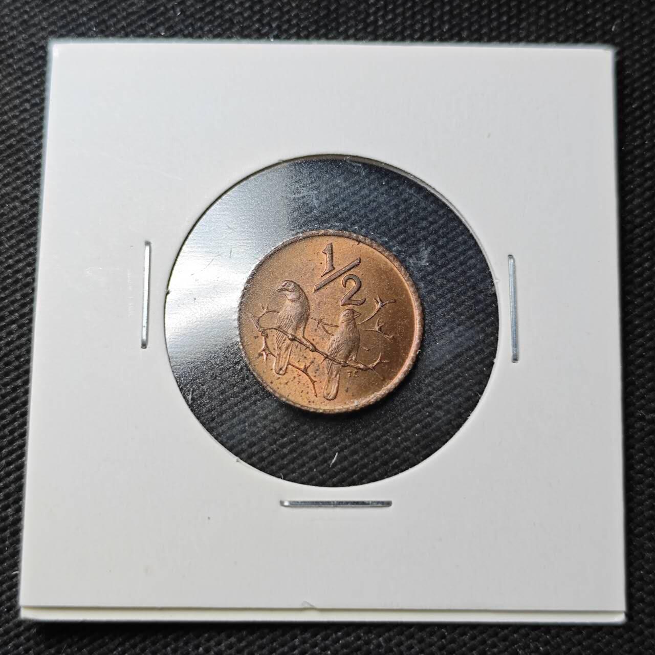 KK钱币收藏小铺  第361场  2月预留时间 周末发货  1970南非1/2分铜币 好品