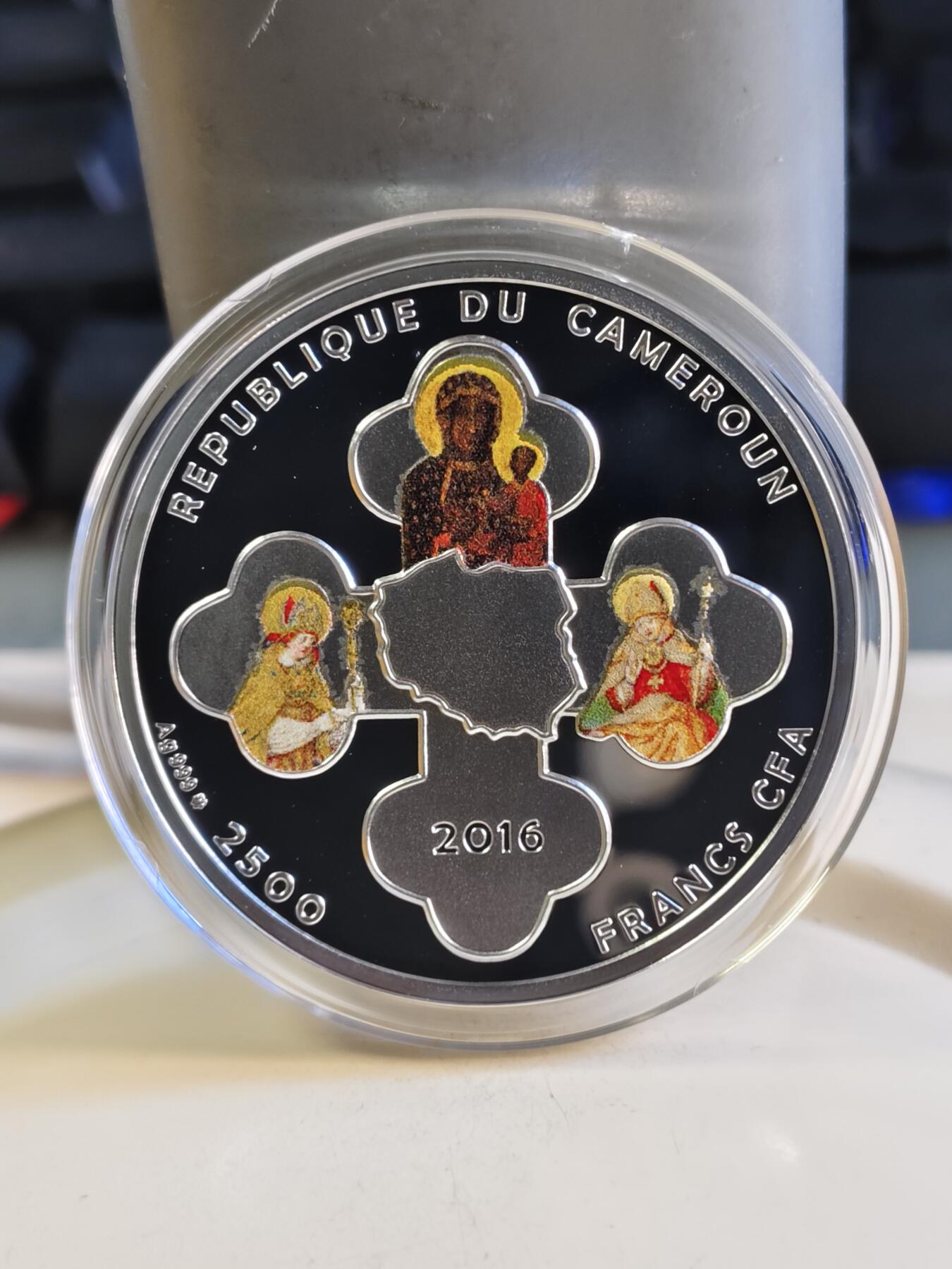 第180期拍卖【长期征集拍品】【北京币展专场】 2016年喀麦隆2500法郎彩色哑光银币 教皇系列-波兰世界青年日 17.5克999银 发行量：966枚 带证非原盒