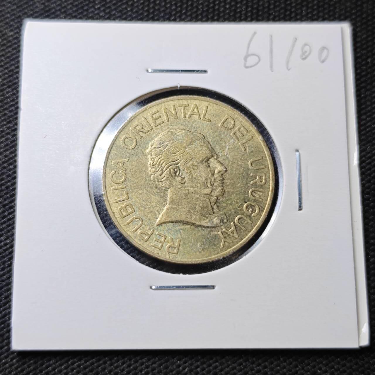 KK钱币收藏小铺  第361场  2月预留时间 周末发货  2005乌拉圭5比索