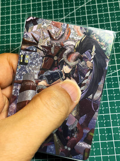 显眼宝35期 佣金1起 10月29日晚20:30截拍  - 小浣熊卡牌   魔改系列     圣诞扈三娘艺术卡  共1张   粗闪彩工艺  小卡尺寸  60*87