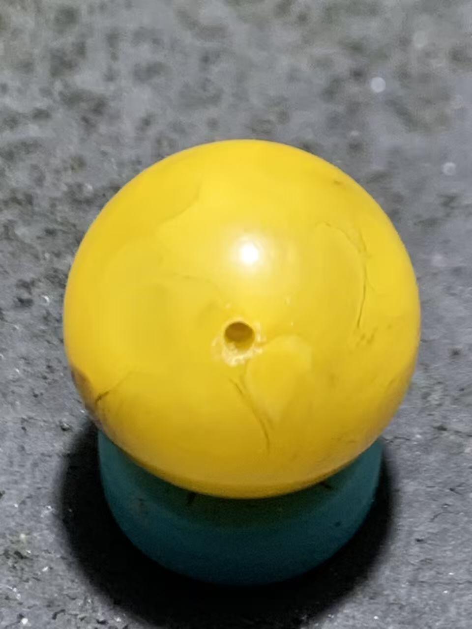 天然乌克兰蜜蜡通货圆珠一颗