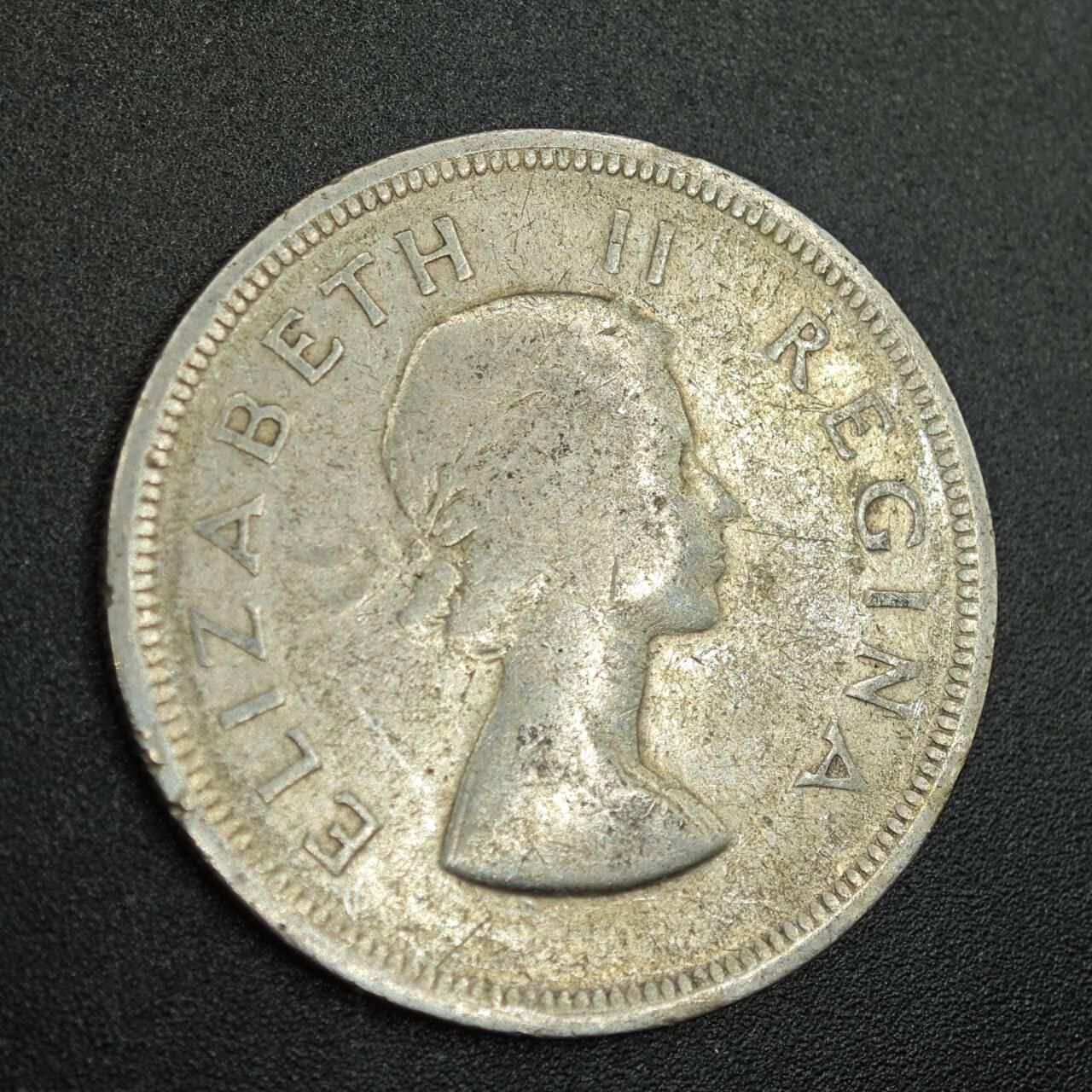 【淘币小摊】限时拍第七百八十拍  小银币场  满百包邮可预留两周  周一统一发货  南非1955年伊丽莎白二世2.5先令银币