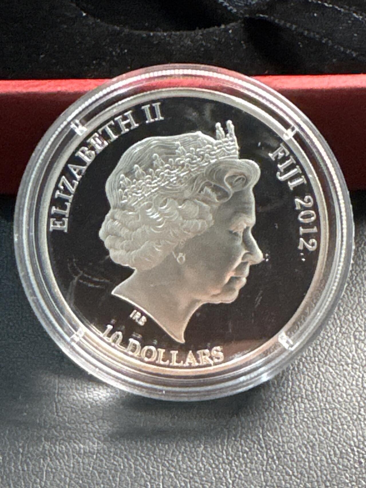 ❤️【币观天下】❤️ 第329期钱币拍卖- 2025.10.31周五晚上6点半场-长期征集拍品 原厂盒证斐济2012年“守护神”俄罗斯奥尔加公主镀金精制纪念银币999银重20克直径38.61毫米发行量7000枚