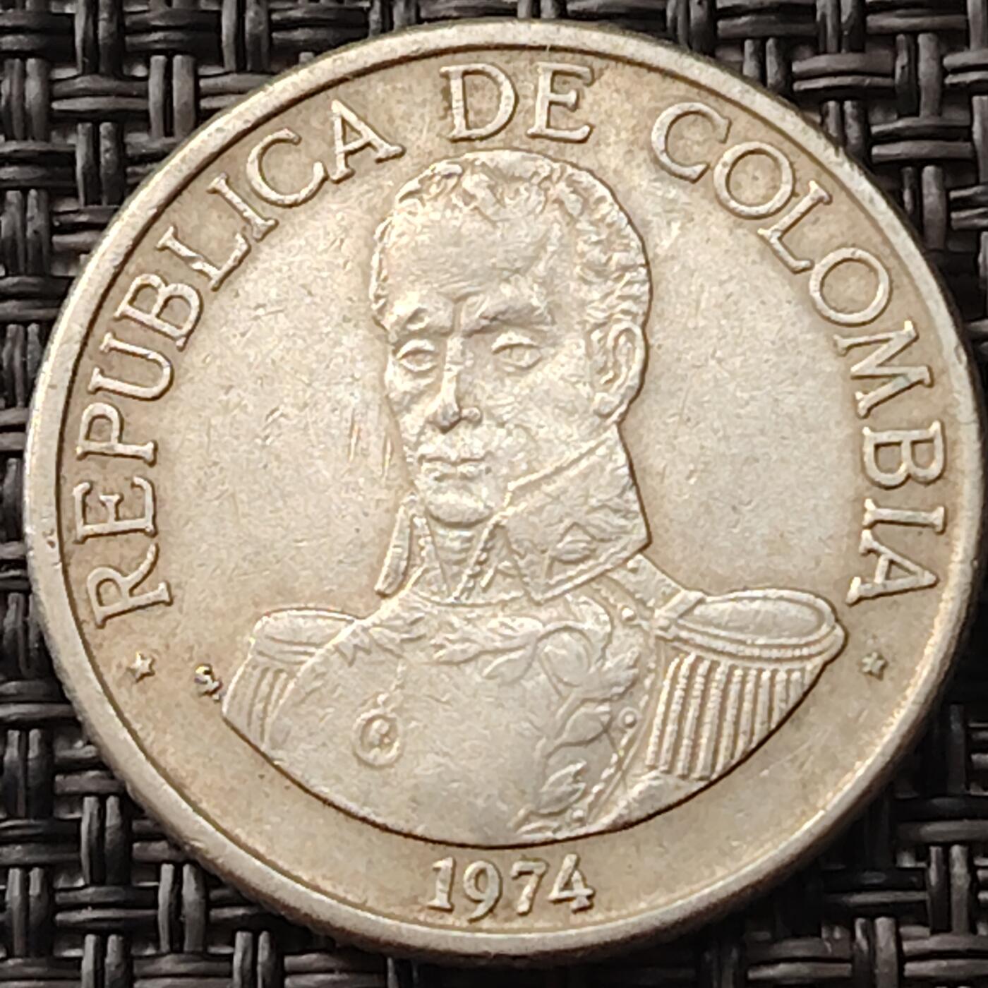 布加迪🐬～世界钱币(上海)🌾第 255 期 /  各国套币和散币