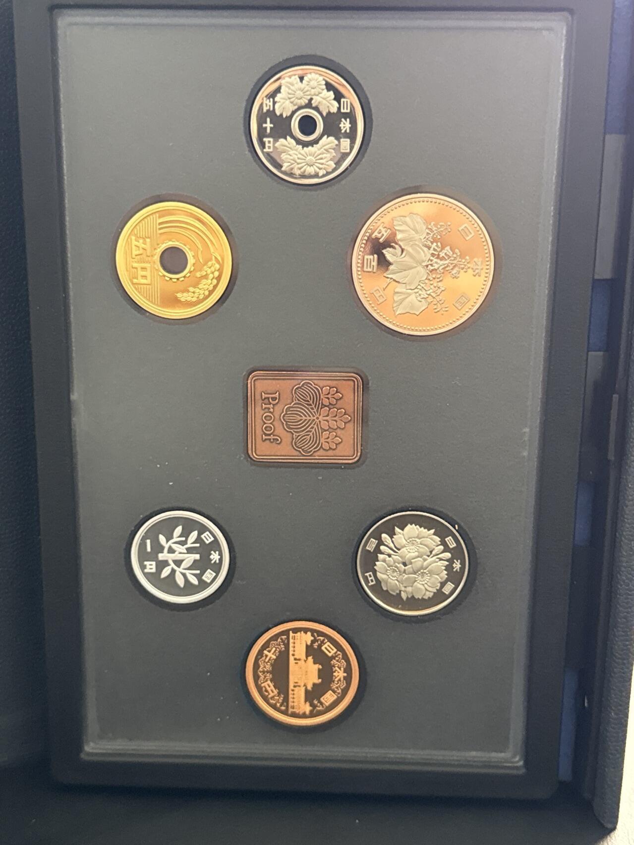 ❤️【币观天下】❤️ 第329期钱币拍卖- 2025.10.31周五晚上6点半场-长期征集拍品 日本1999年官方精制套币