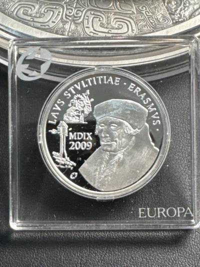 ❤️【币观天下】❤️ 第329期钱币拍卖- 2025.10.31周五晚上6点半场-长期征集拍品 - 【欧洲之星】专用方盒包装比利时2009年著名人文主义思想家和神学家伊拉斯谟诞辰540周年精制纪念银币925银18.75克直径33毫米