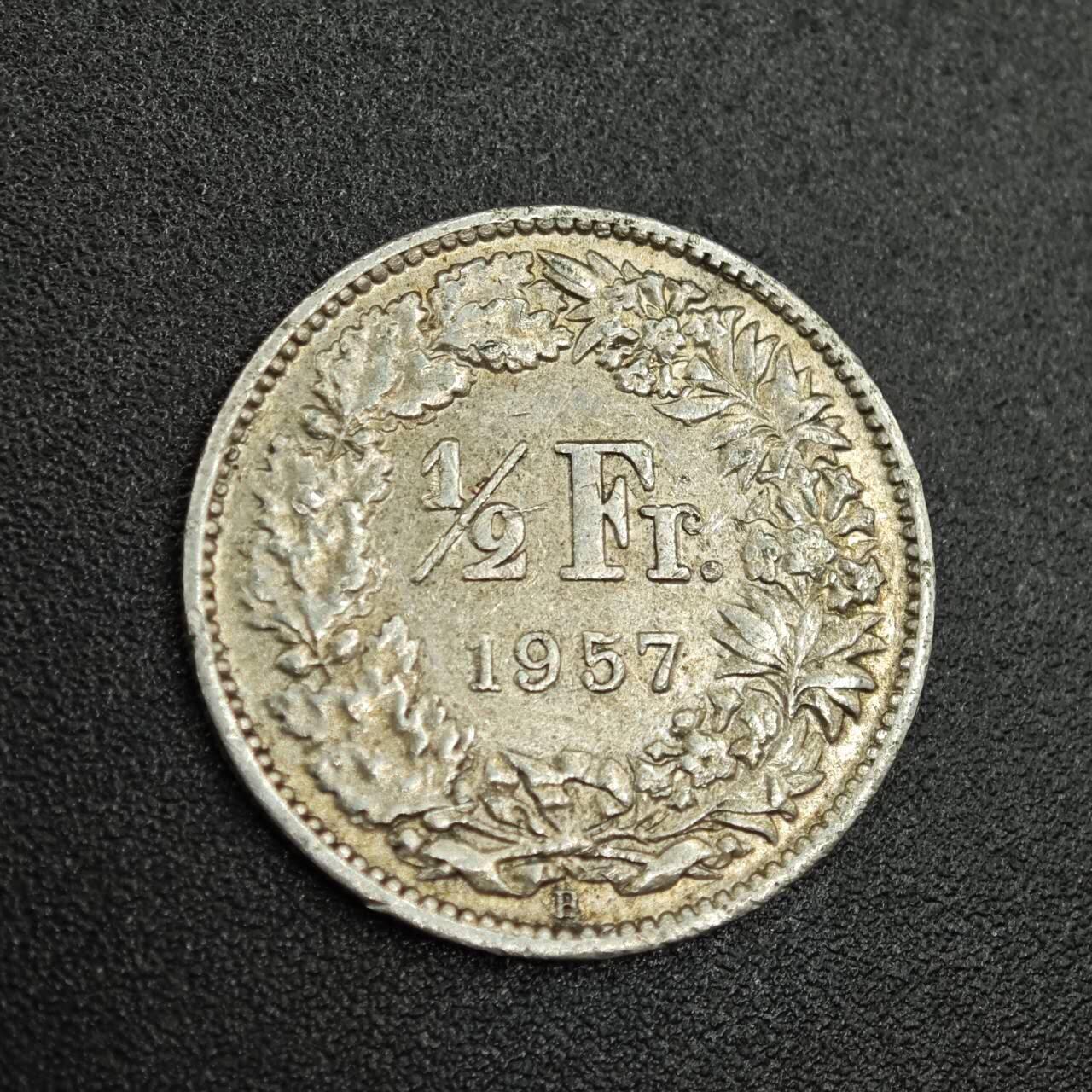 【淘币小摊】限时拍第七百八十拍  小银币场  满百包邮可预留两周  周一统一发货  瑞士1957年1/2法郎银币