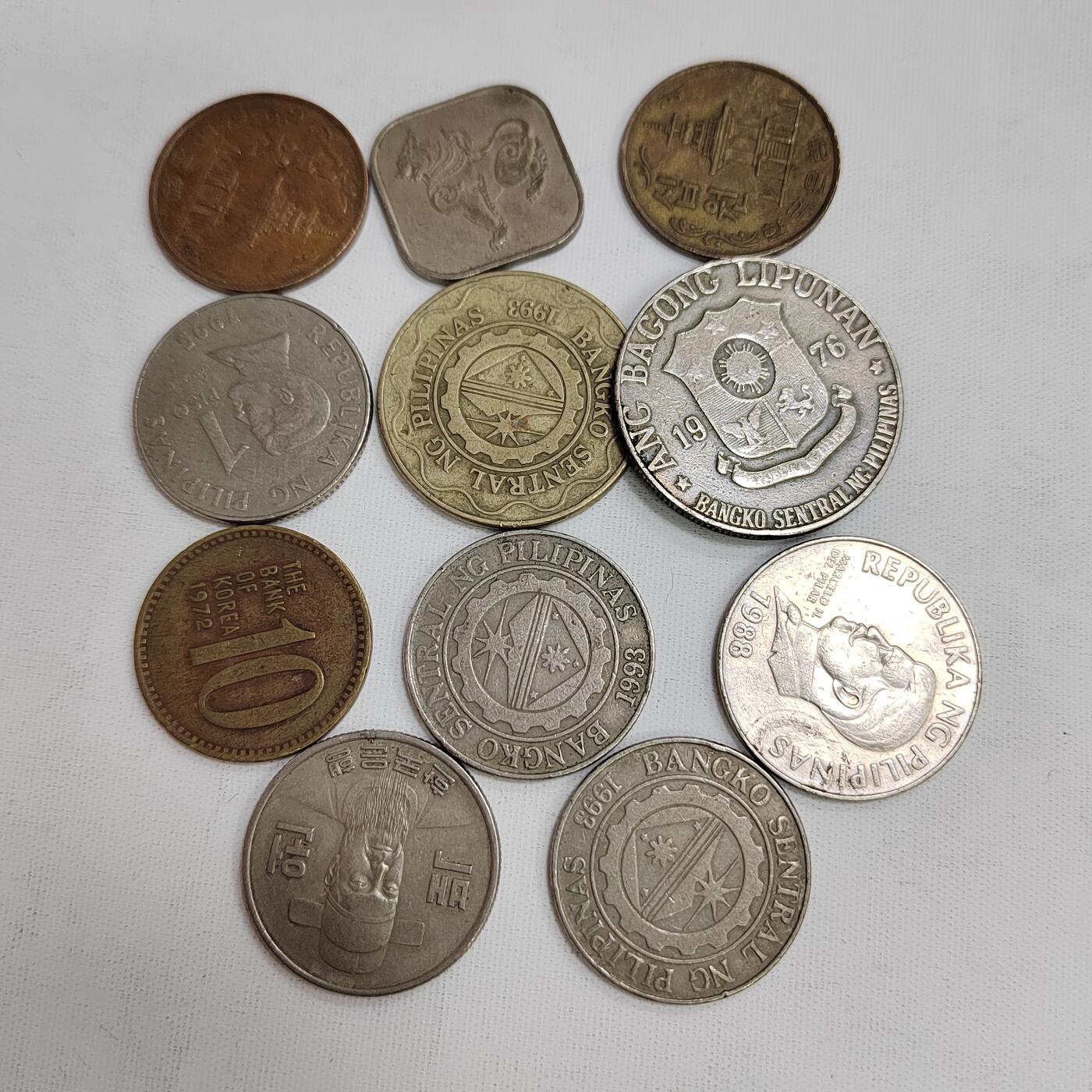 PCAI钱币31-572   外国钱币小专场 外币一组