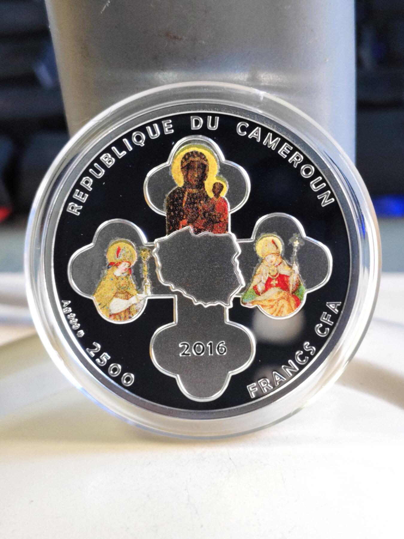 第180期拍卖【长期征集拍品】【北京币展专场】 2016年喀麦隆2500法郎彩色哑光银币 教皇系列-波兰世界青年日 17.5克999银 发行量：966枚 带证非原盒