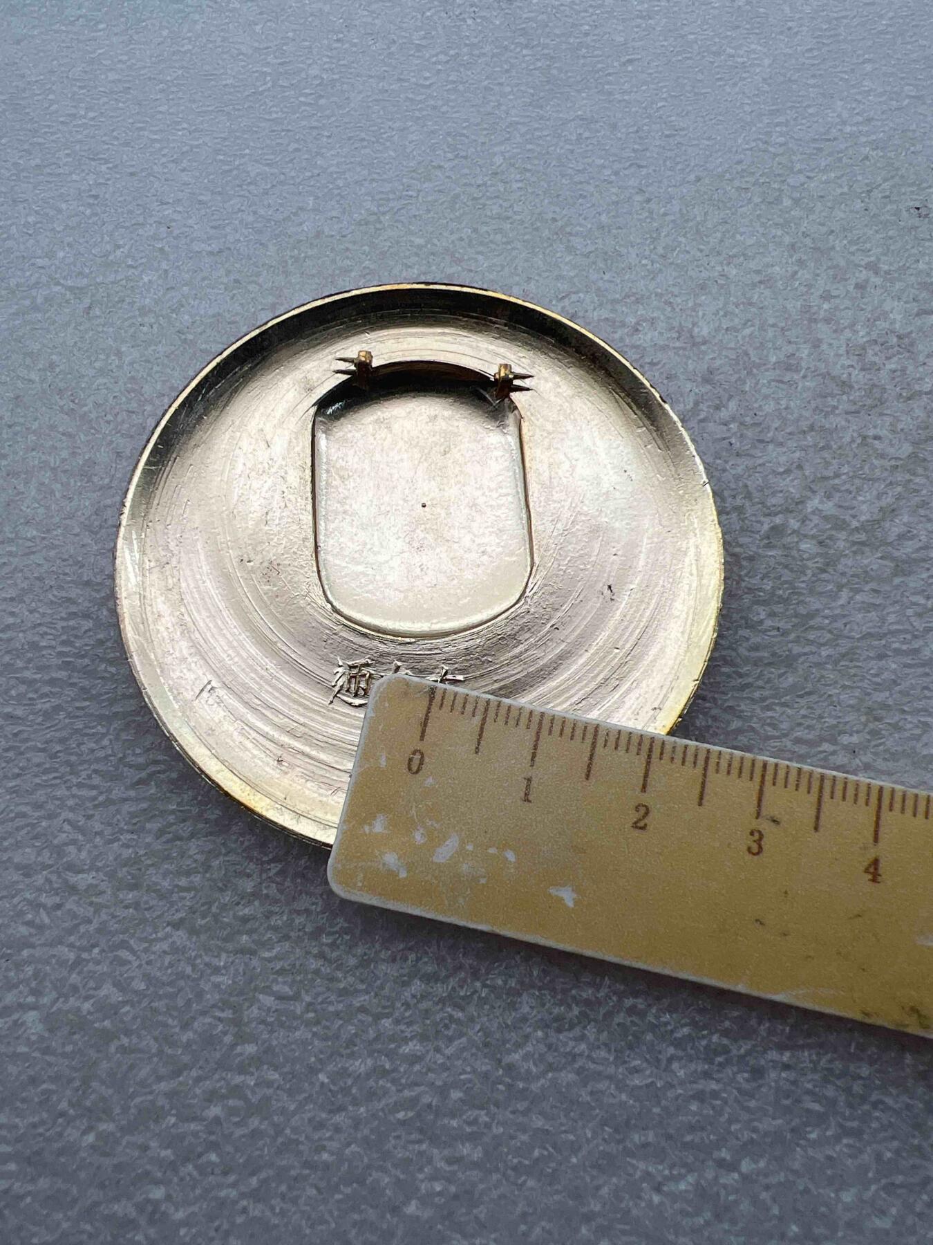 真品毛主席像章纪念章 真品像章、纪念章