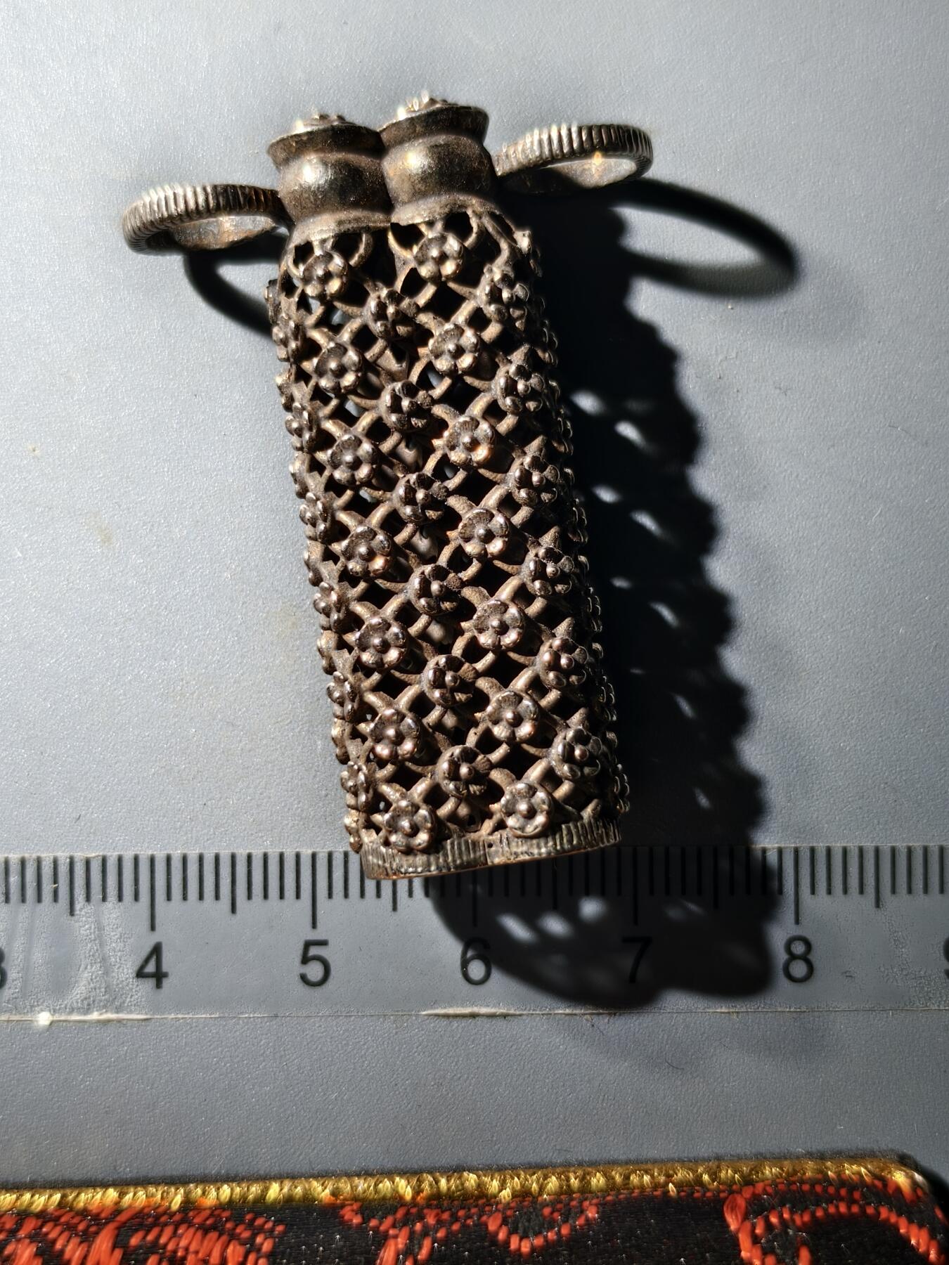 80期回流戒指饰品杂件纪念章丝路钱币专场 少数民族饰品