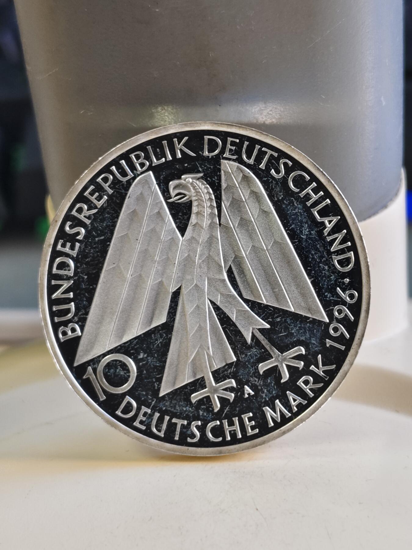 第180期拍卖【长期征集拍品】【北京币展专场】 1996年德国10马克精制银币 天主教社会服务组织成立150年 625银15，5克 国外售价在100美金以上