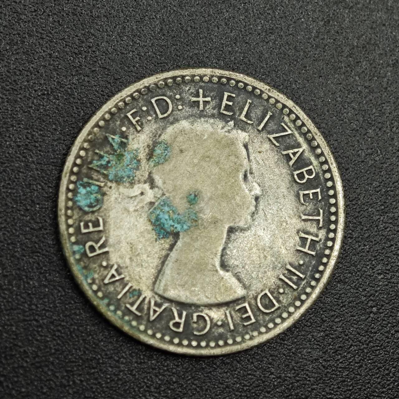 【淘币小摊】限时拍第七百八十拍  小银币场  满百包邮可预留两周  周一统一发货  澳大利亚1957年伊丽莎白二世6便士银币