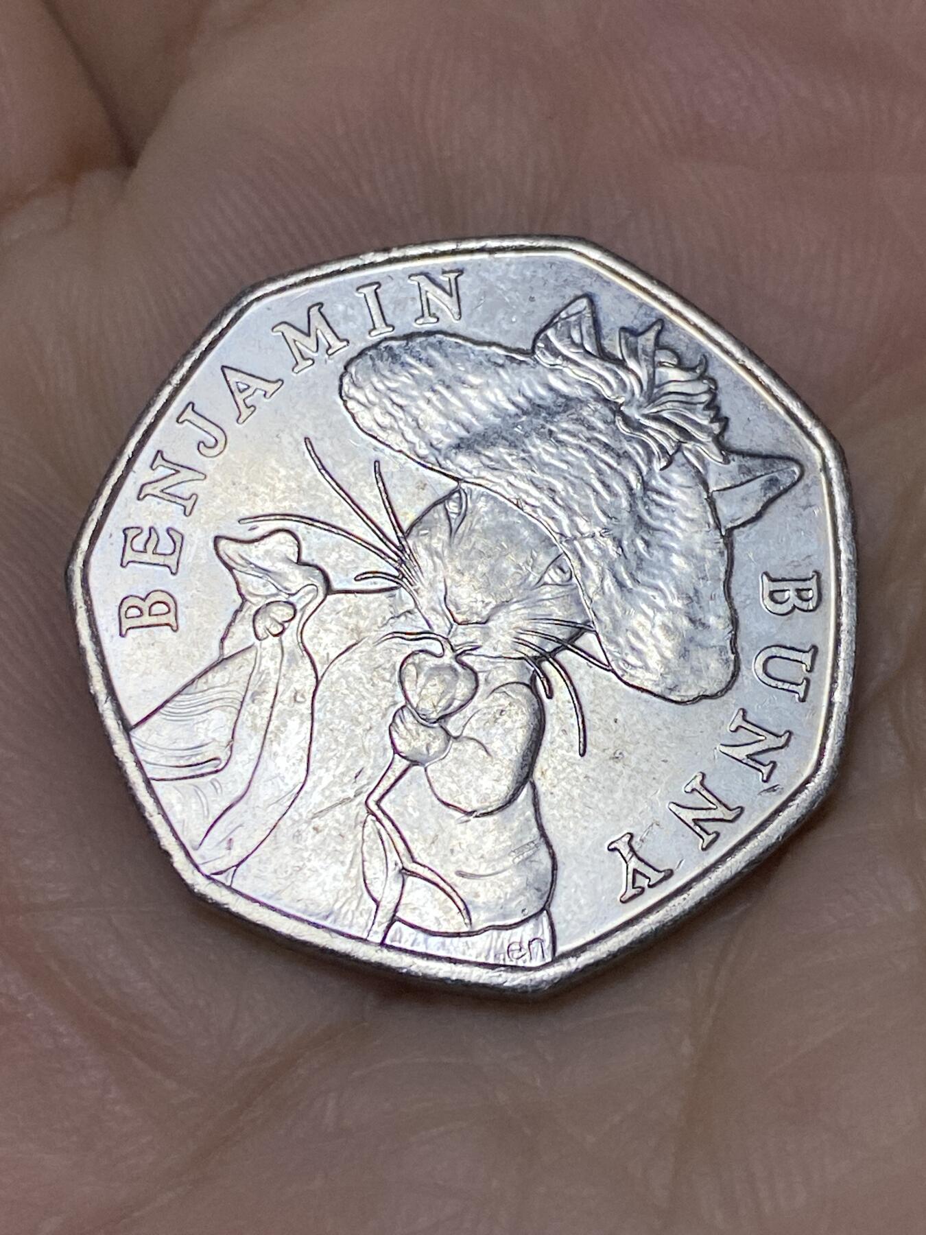 2025年第一百一十九场(总第一百四十五场）外国好品散币(免佣金) 英国🇬🇧2017年50便士(本杰明兔纪念币)