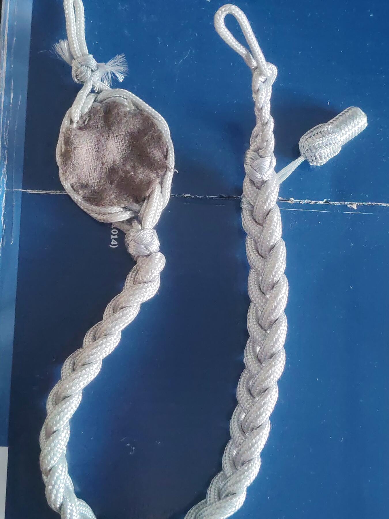 荷兰第127期勋赏拍卖 民主德国人民军射手索 带松果