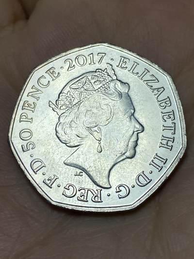 2025年第一百一十九场(总第一百四十五场）外国好品散币(免佣金) - 英国🇬🇧2017年50便士(本杰明兔纪念币)