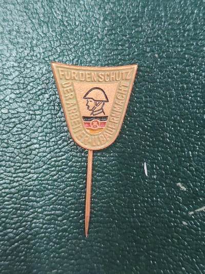 荷兰第127期勋赏拍卖 - 民主德国为保卫祖国服务插针