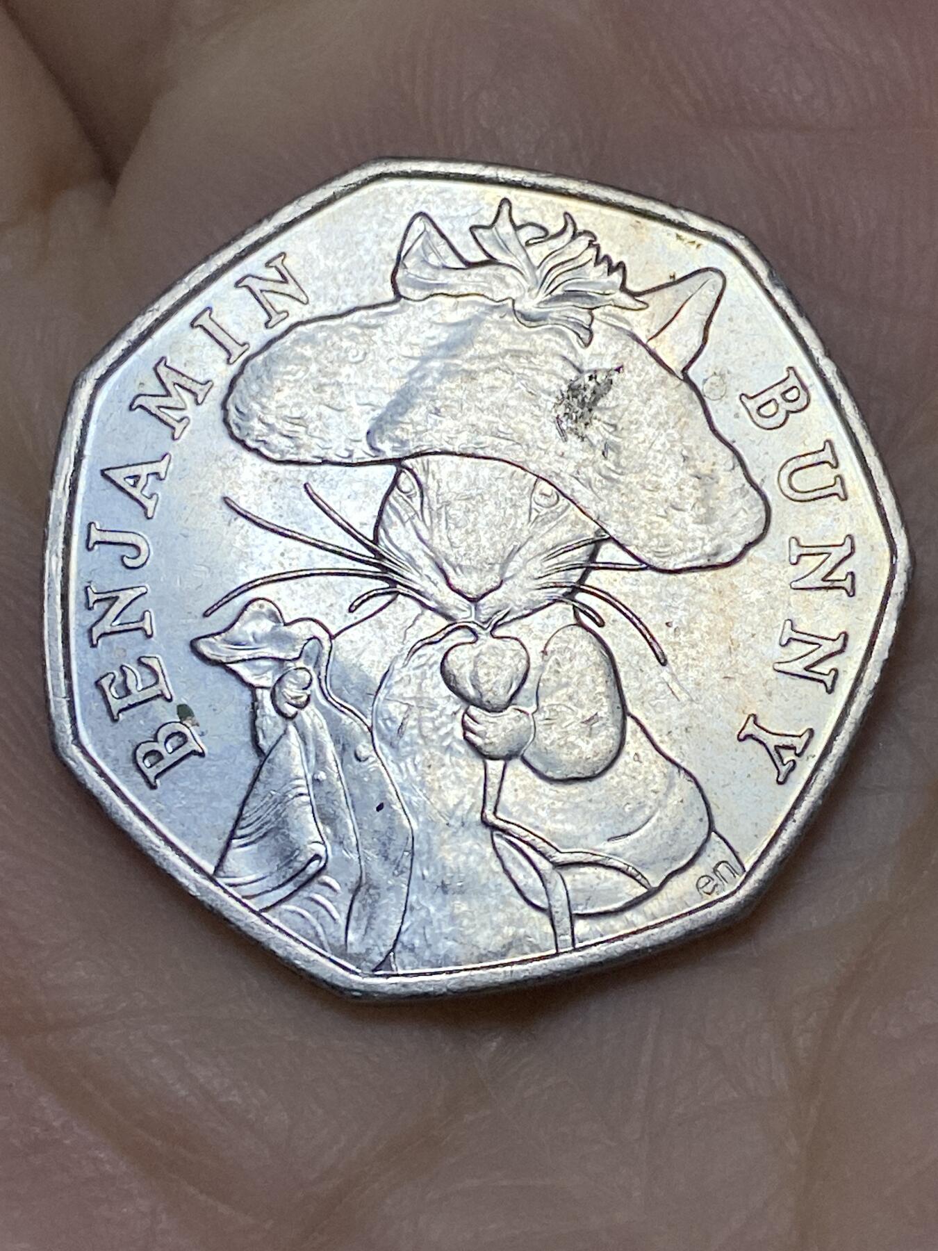 2025年第一百一十九场(总第一百四十五场）外国好品散币(免佣金) 英国🇬🇧2017年50便士(本杰明兔纪念币)