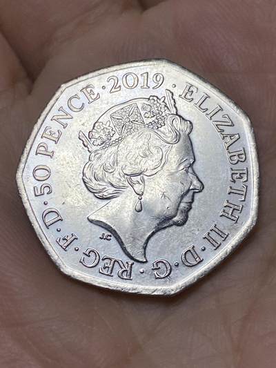 2025年第一百一十九场(总第一百四十五场）外国好品散币(免佣金) - 少见–英国🇬🇧2019年50便士(帕丁顿熊纪念币)