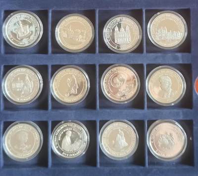 ❤️【币观天下】❤️ 第329期钱币拍卖- 2025.10.31周五晚上6点半场-长期征集拍品 - 1994--1999英联邦皇太后生平系列，展现了皇太后生平中重大历史时刻，皇太后幼年生活、生活过的城堡、迎接皇室新成员等。全是28.28克的大银币蓝色托盘仅供展示