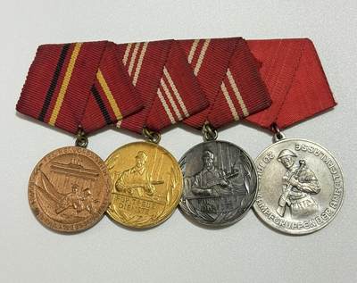 韵星假日精品2025秋季军品类拍卖会-- Rimey Holidays Boutique 2025 Autumn Militaria Sale - 民主德国工战队联排--5-15年忠诚服役 工战队20周年荣誉成员