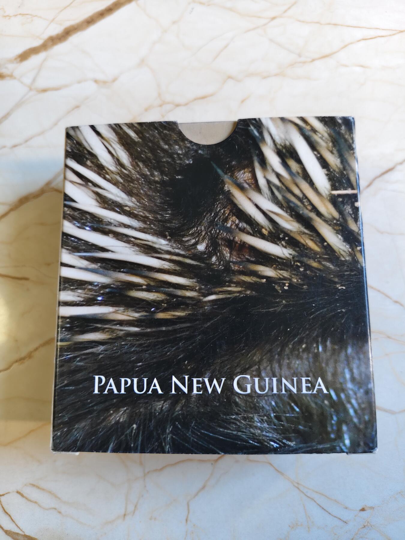 第180期拍卖【长期征集拍品】【北京币展专场】 镶嵌真钻石（有钻石证书）1盎司原厂盒证巴布亚新几内亚2012年多刺食蚁兽仿古银币999银31.1克直径38.61毫米发行量仅1000枚