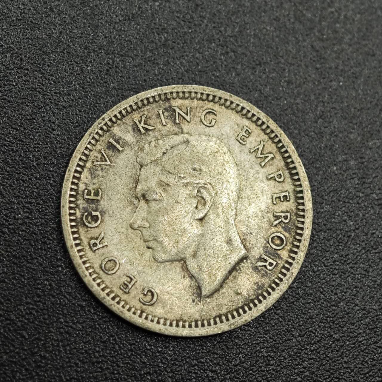 【淘币小摊】限时拍第七百八十拍  小银币场  满百包邮可预留两周  周一统一发货  新西兰1942年乔治六世3便士银币