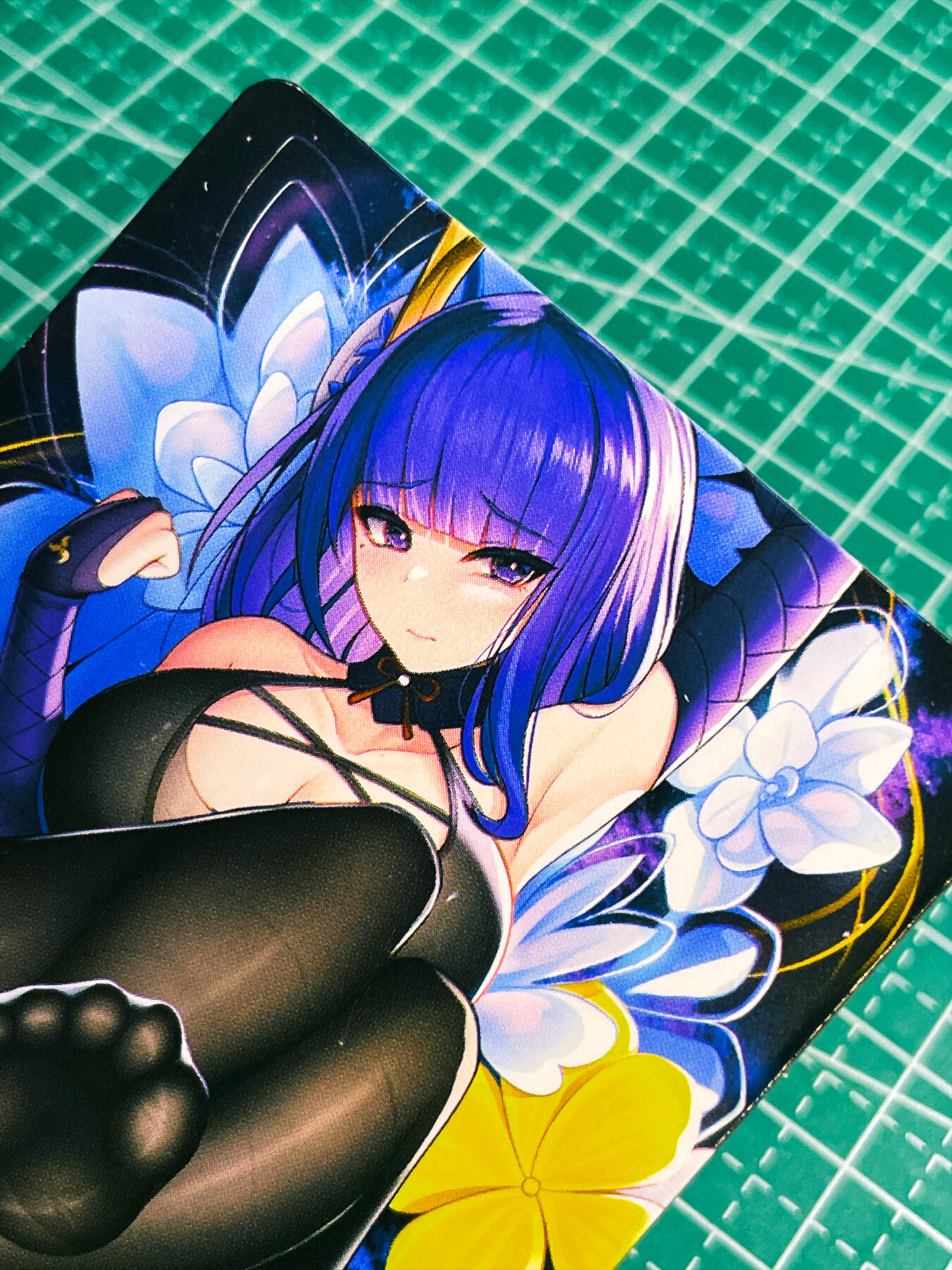 显眼宝35期 佣金1起 10月29日晚20:30截拍  涅槃卡牌 光冊玉足系列卡 C款 共1张 变幻工艺 大卡尺寸 63*88