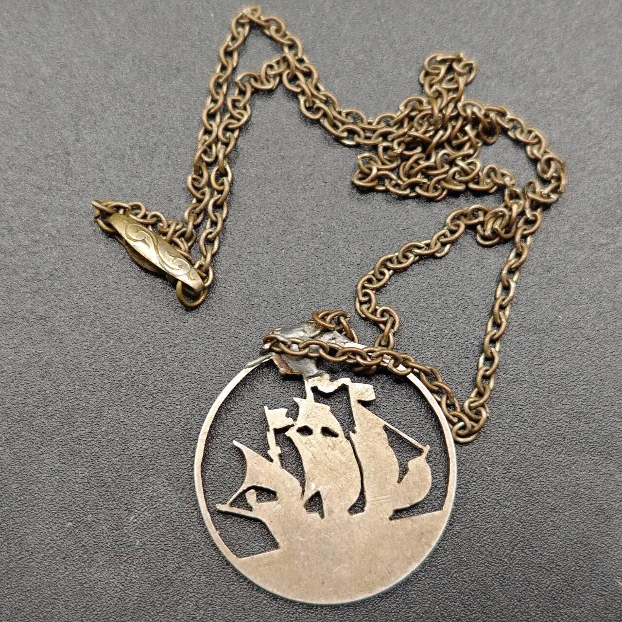 【淘币小摊】实时拍第七百八十一拍   散币场   满百包邮可预留二周 每周一统一发货   英国半便士帆船项链