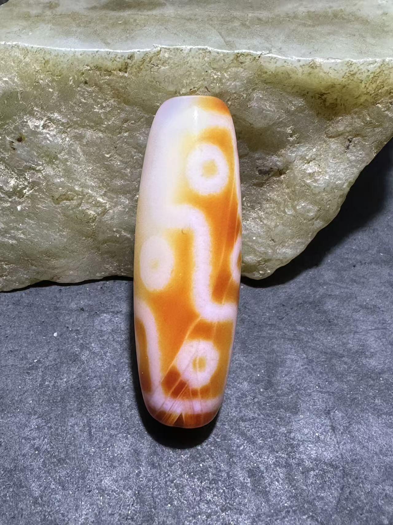 仅此一颗，藏传红九眼随形天珠一颗，